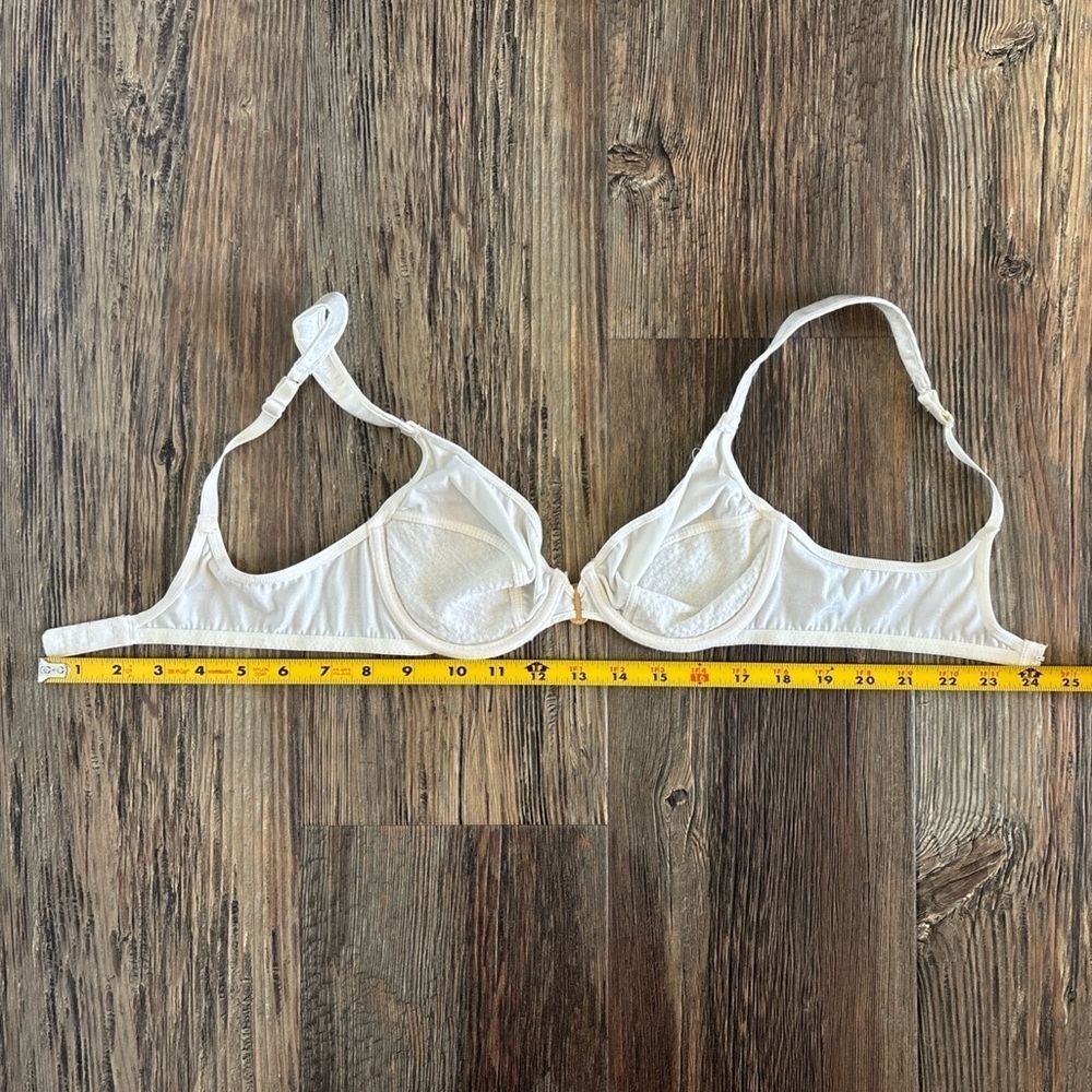 Underwire Bra Cream Textured Cup Featuring Oval Gold Tone Rhinestone NO SIZE - Picture 3 of 9
